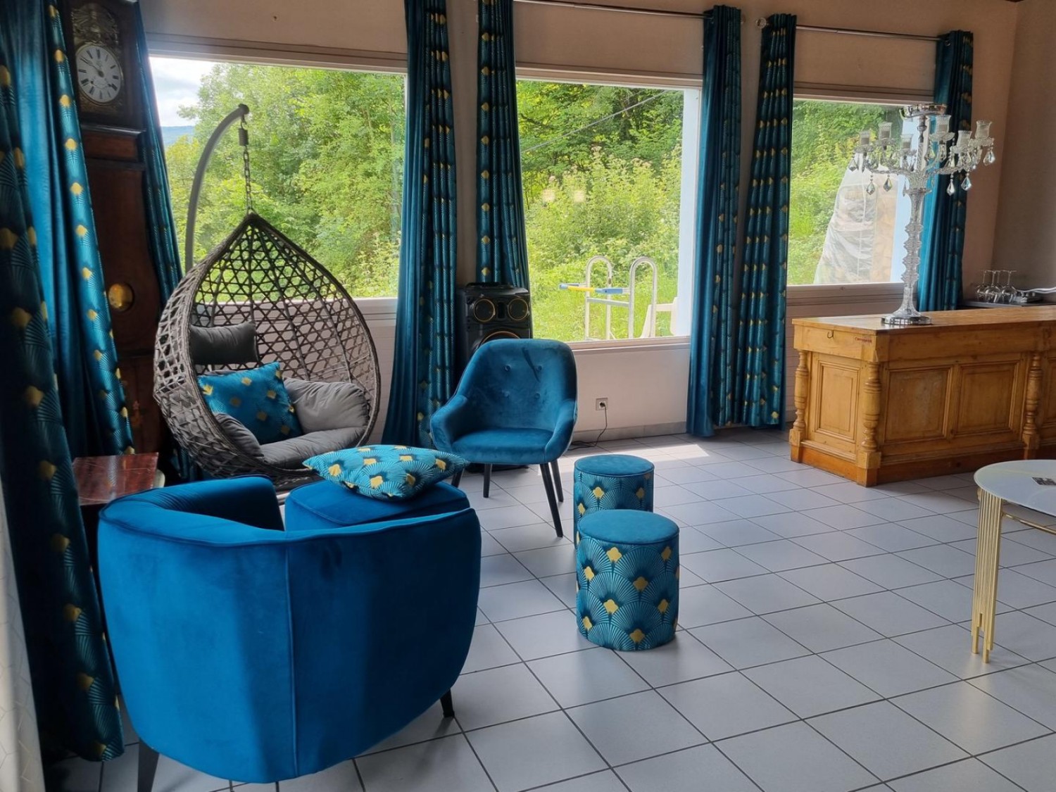 Demeure 20 pièces de 660m² habitables - Belmont-Luthézieu