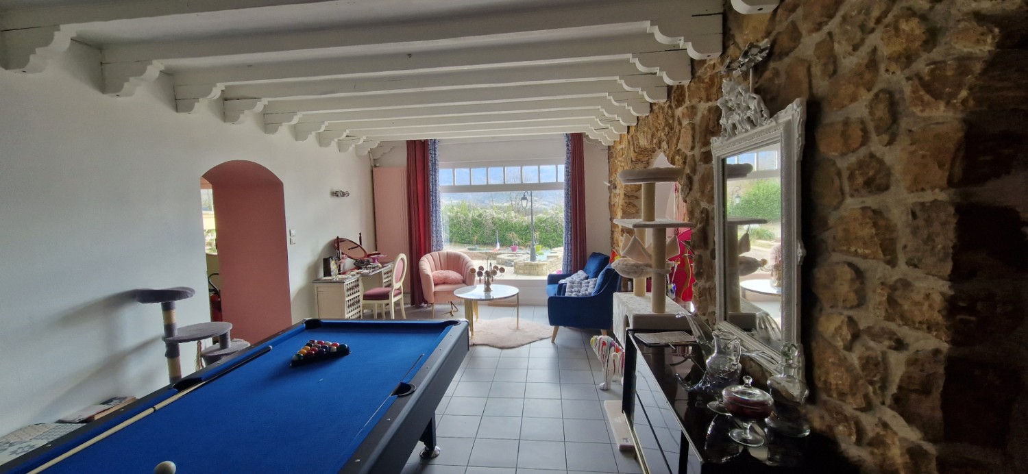 Demeure 20 pièces de 660m² habitables - Belmont-Luthézieu