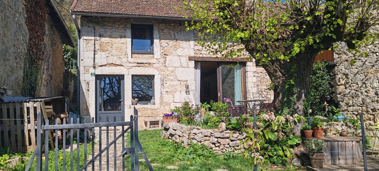 Maison de village de 147 m² - Belmont-Luthézieu