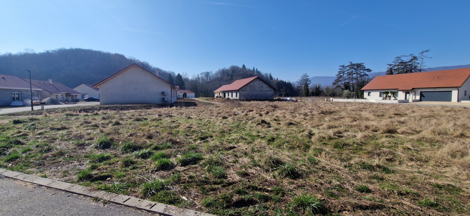 Terrain à bâtir 823 m² - Chazey-Bons