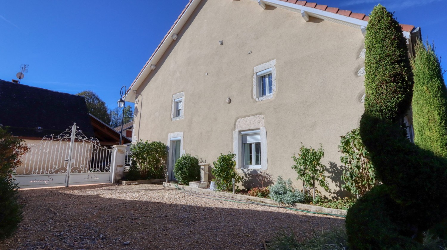 Maison - 240 m² - Prémilieu